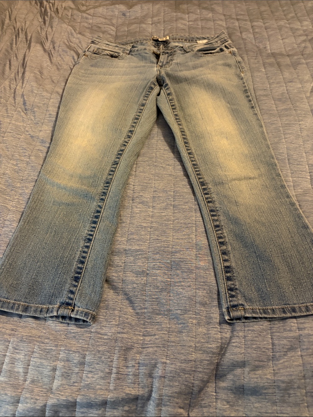 lei Light Blue Capri-Length Women's Jean Shorts